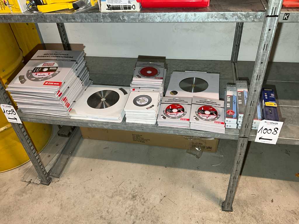Lots of diamond blades and saw blades