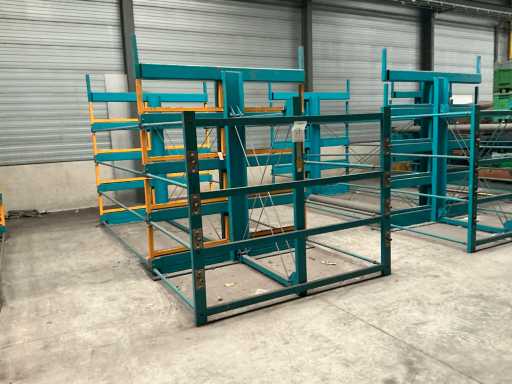 Porte-à-faux à double face