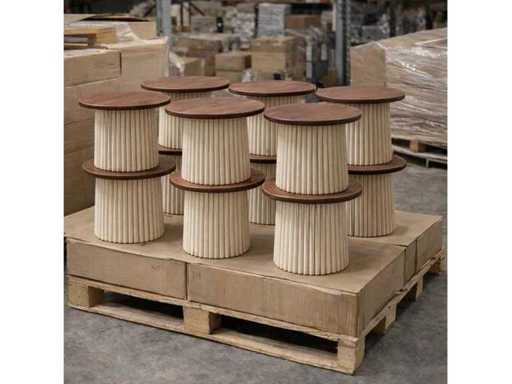 Lot de 10 tables bi color  hauteur 40 cm plateaux 60 cm