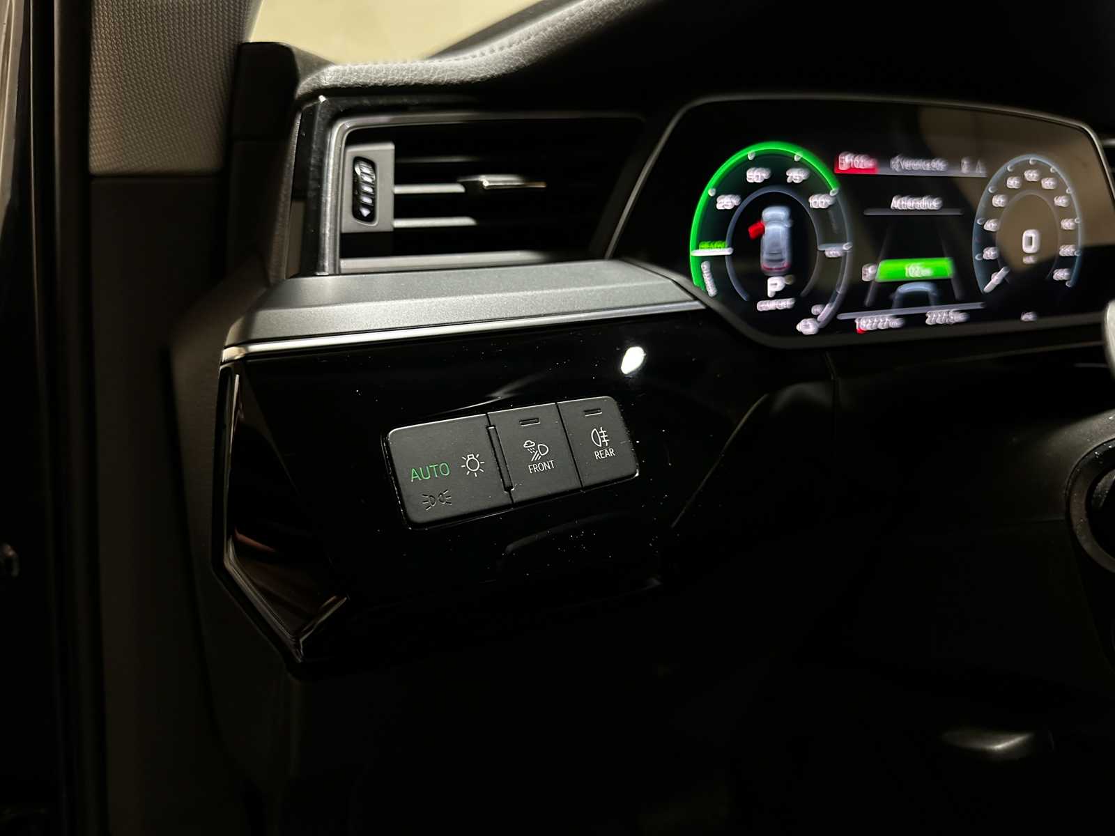 Audi e-tron Sportback 55 quattro edition 95 kWh 408pk 2022 (Origineel-NL + 1e eigenaar), P-835-GD