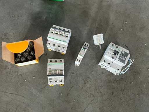 Partia przełączników Schneider