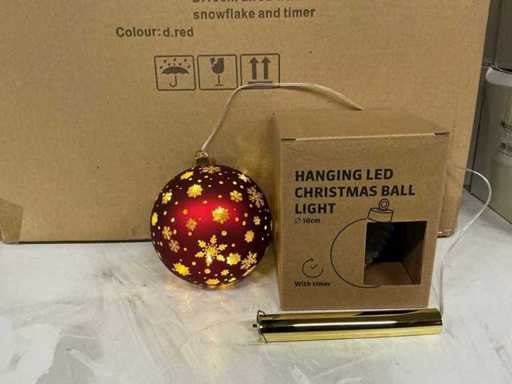 Une lampe de boule de Noël en LED suspendue pour la fête Ø10cm avec minuterie (36x)