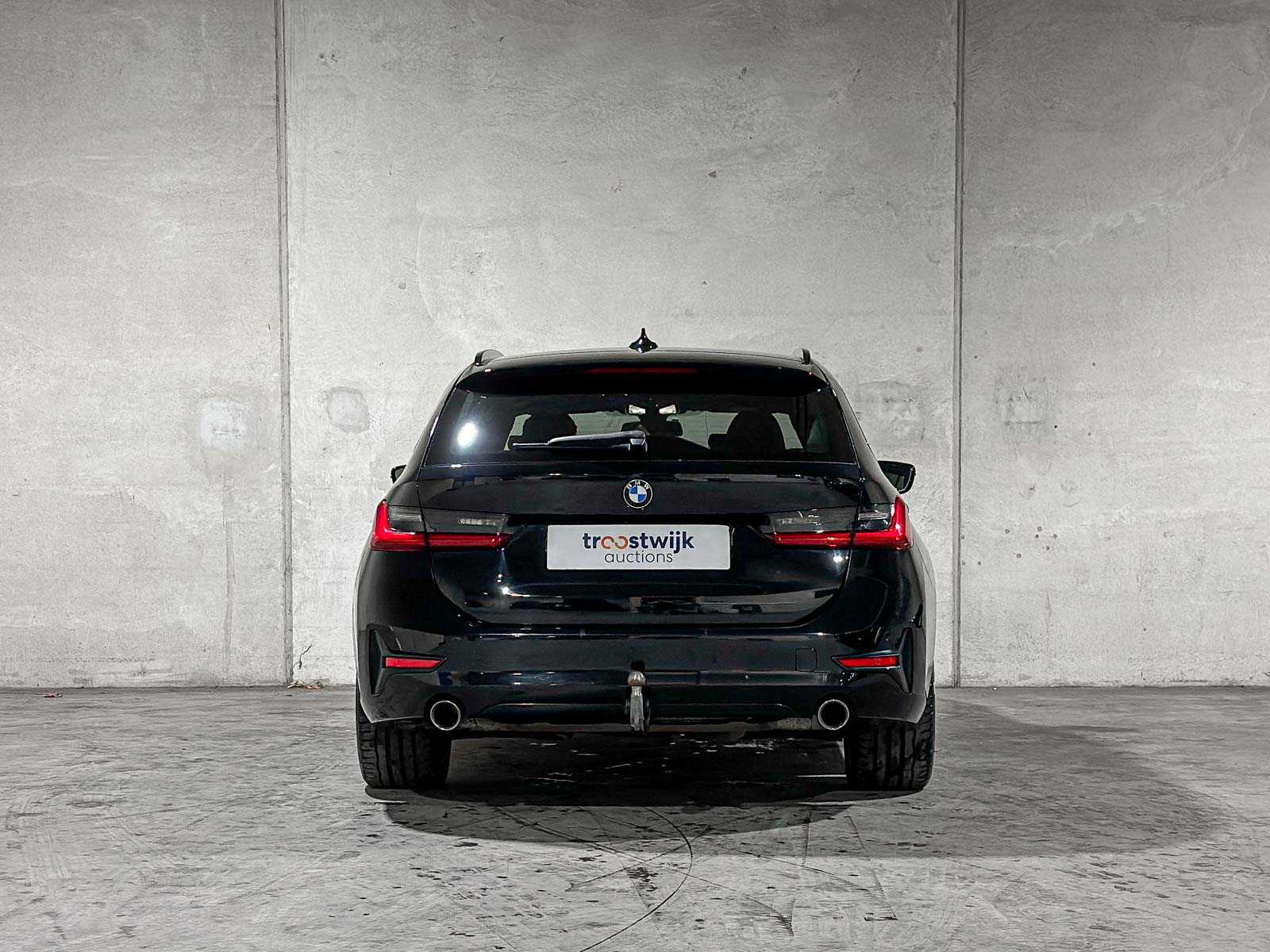 BMW 330e Touring Business Edition Plus 184pk 2021 3-serie (Origineel-NL + 1e Eigenaar) L-480-TL