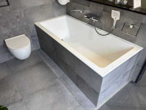 Ensemble de salle de bain d’exposition