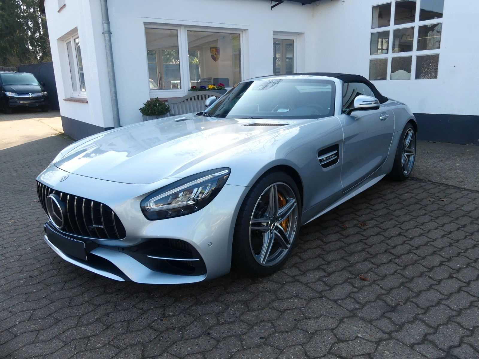 Mercedes-AMG GT C Roadster (2021) z automatyczną skrzynią biegów