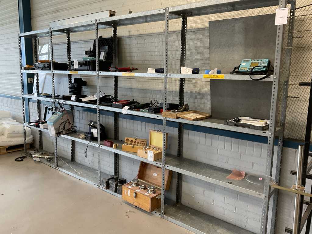 Shelving (4 sections)