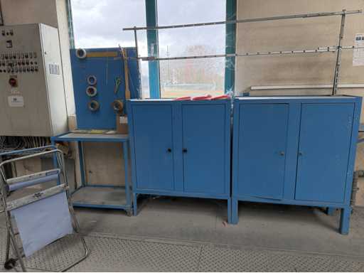   Beaucoup d’armoires d’atelier