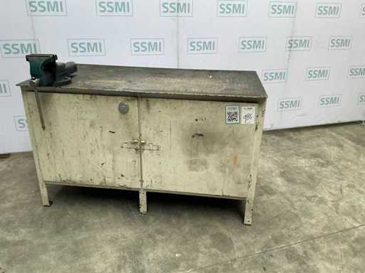 Table de travail en acier