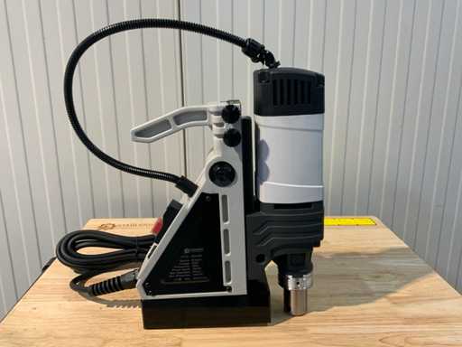 Stahlgruppe – Magnetbohrer SG450M im Gehäuse