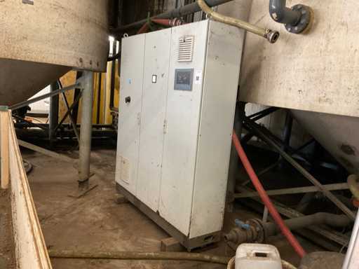 (c) Central control cabinet