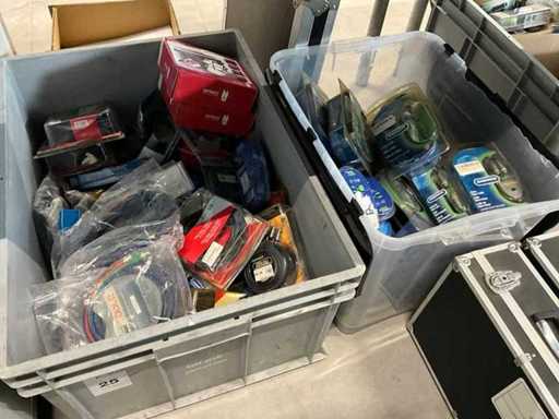 Grande lotto di vari cavi