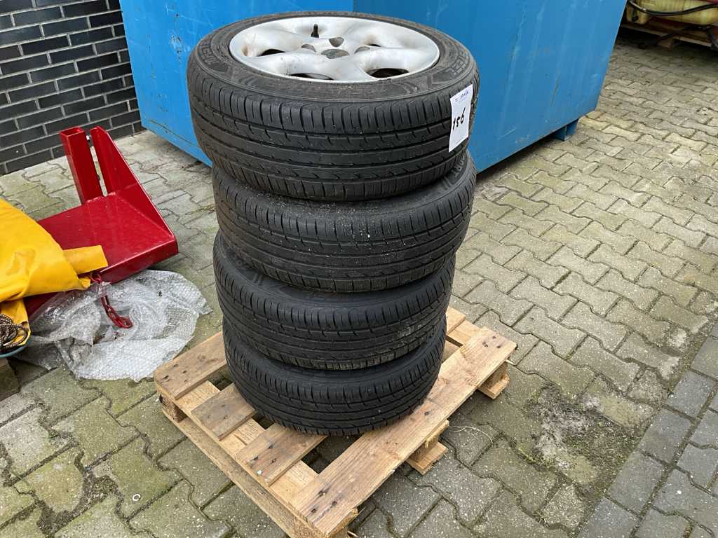 Peugeot Car tire on rim (4x)