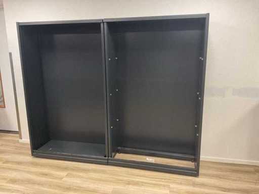 Filing cabinet (2x)