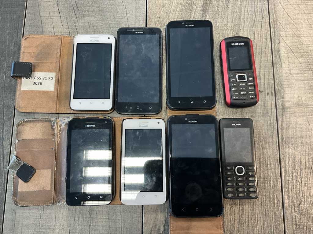 8 téléphones portables différents