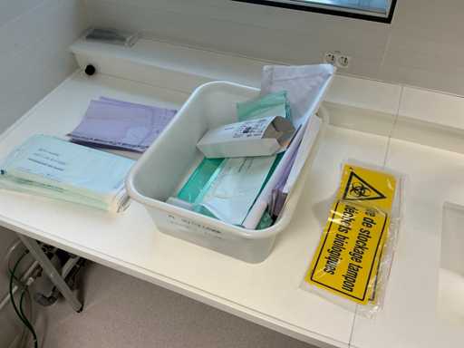 Gesteriliseerde tasset met borden