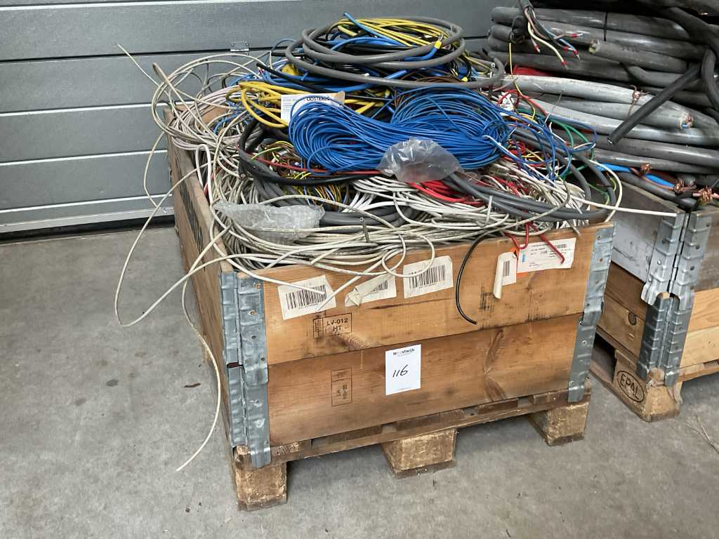 Lot de câbles sur palette