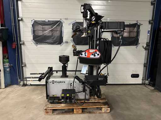 Corghi - 2019 - Master VAS 741 011 - Banden de-en montageapparaat