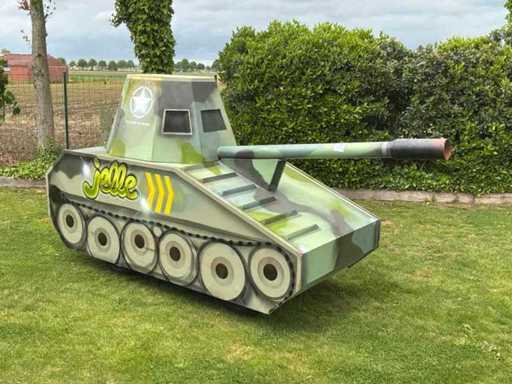 Tank with go-card chassis