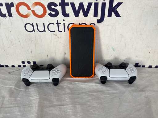 Sony DualSense – PS5-Controller (2x) | Xtorm Rugged 20000mAh – Powerbank