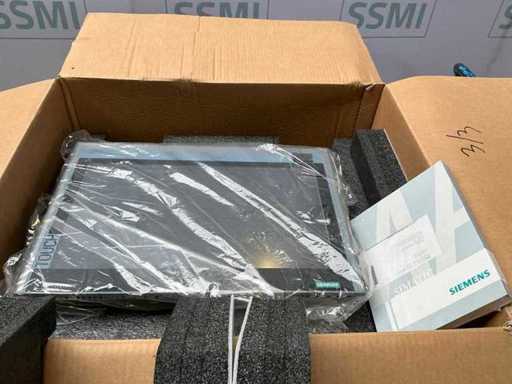 2022 Siemens Simatic Industrial panel pc