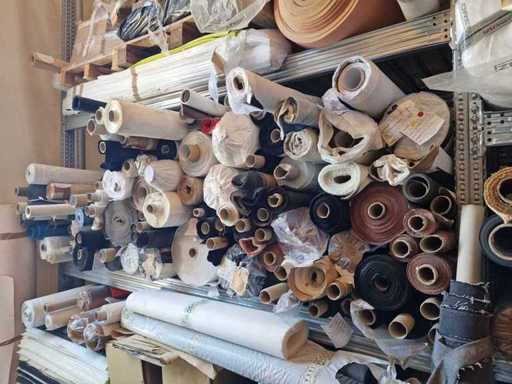   Multă piele și diverse țesături