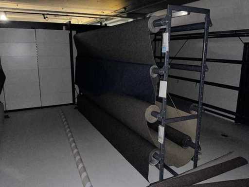 Partij diverse rollen vloerbedekking