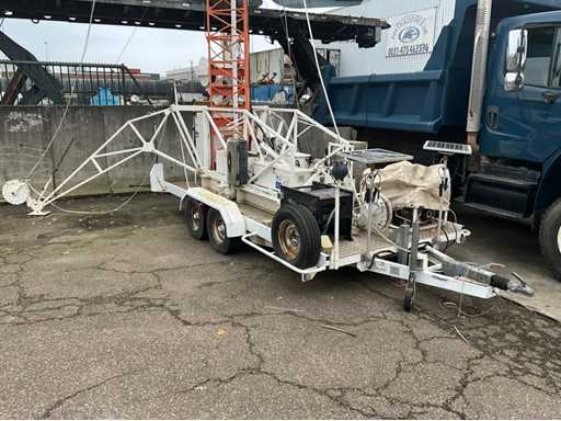 Telescopic radar mast electrically/hydraulically operated