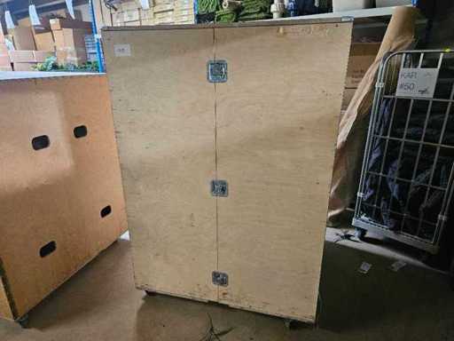 1x Flightcase 120x120x178cm bouleau 18mm