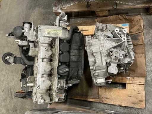 Piesa motorului Mercedes-Benz (2x)