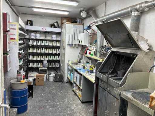 Paint mixing chamber capacity