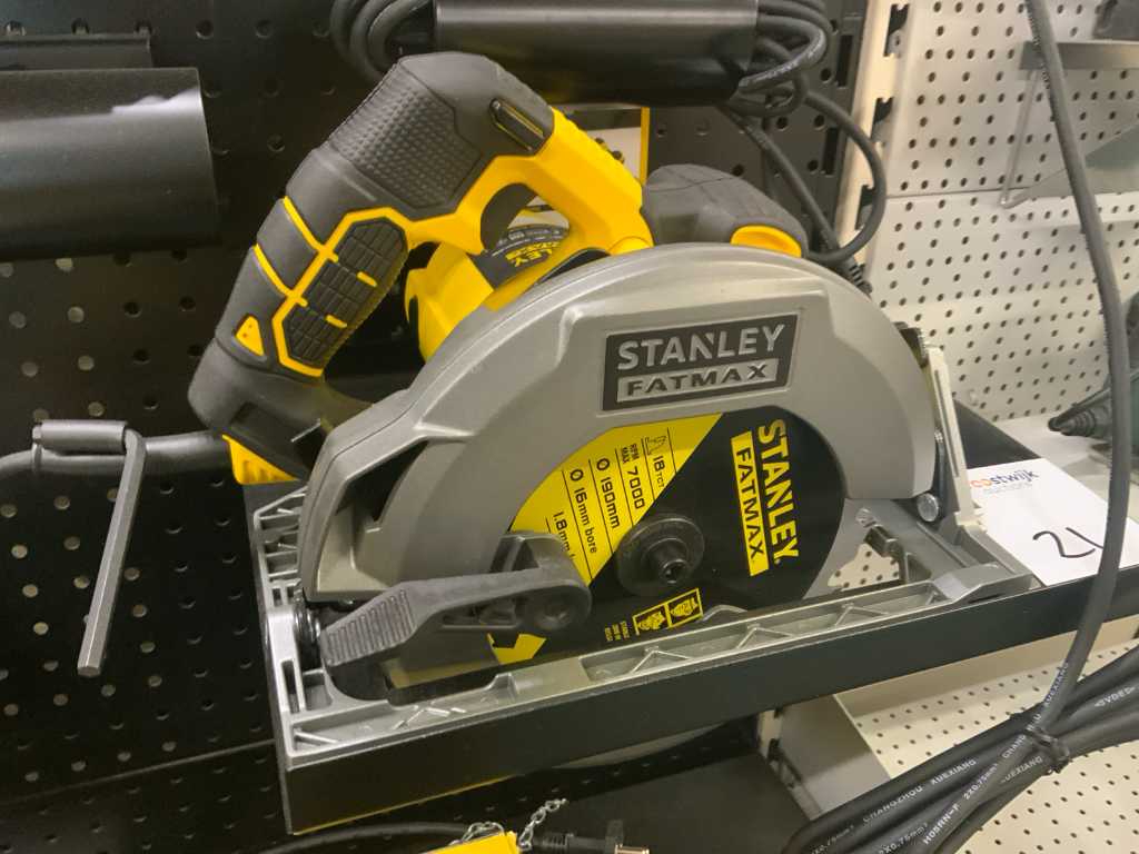 Stanley circular saw online 18v