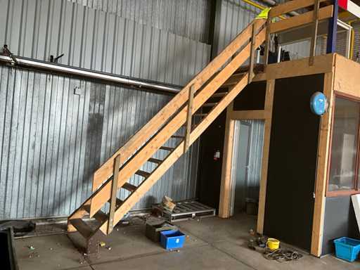 Fixed staircase