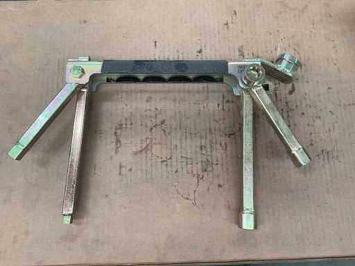 Lock removal device