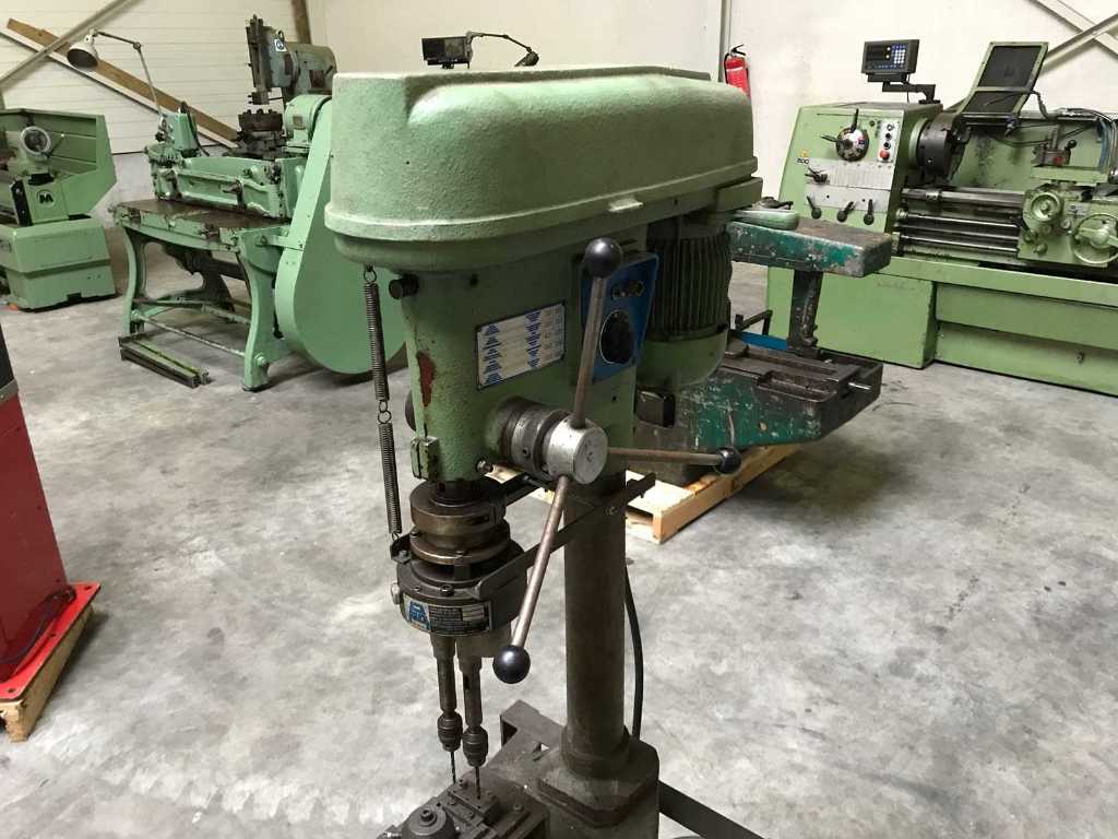 Milwaukee discount pillar drill