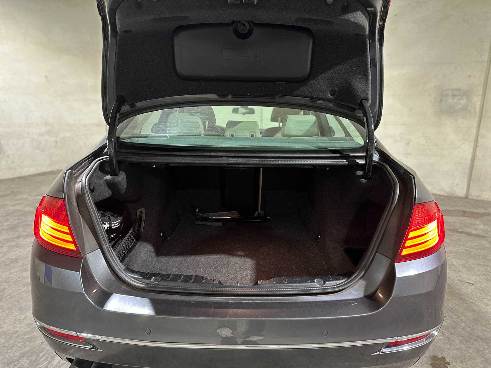 BMW 520i Luxury Edition 5-serie 181pk 2017 (Origineel-NL), NP-432-L