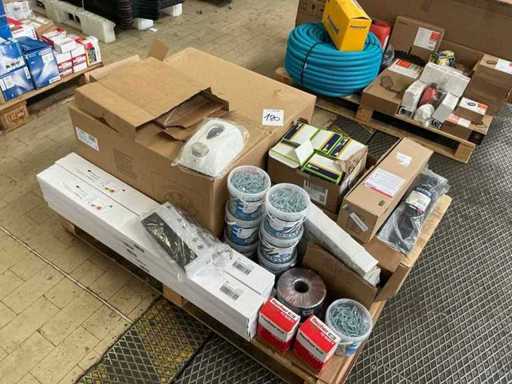 Stock of accessories, spare parts and warehouse stocks