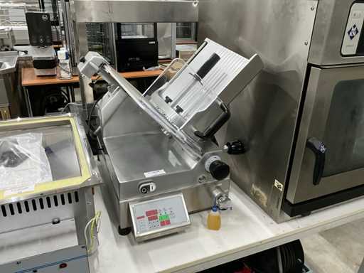 Machine de découpe automatique Saro F 350 I