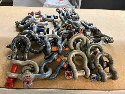 Grande quantità di manette, ad esempio WLL 3,25t o 4,75t