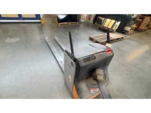 b086e122-97fb-45d2-8ec0-4c24f3a071a1.mp4