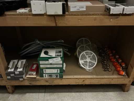 Sanitair en installatiemateriaal divers (15x)