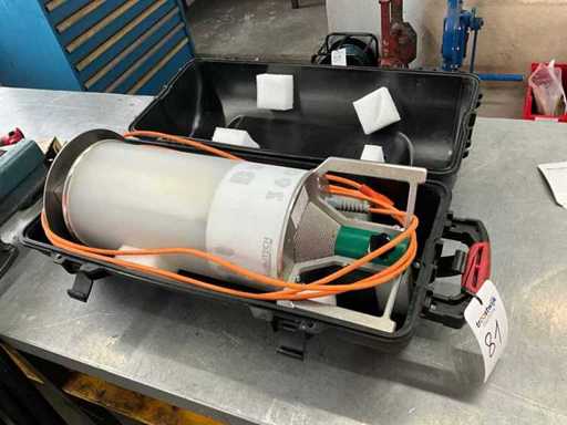 2017 Bulight 360 midi Grossflächenleuchte mit Stativ