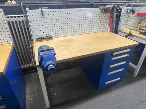 Workbench incl. contents & LINEN vise