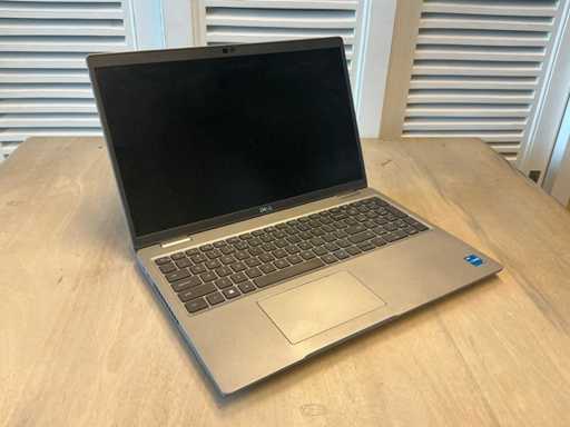Laptop - Dell Inc. - Latitude 5520