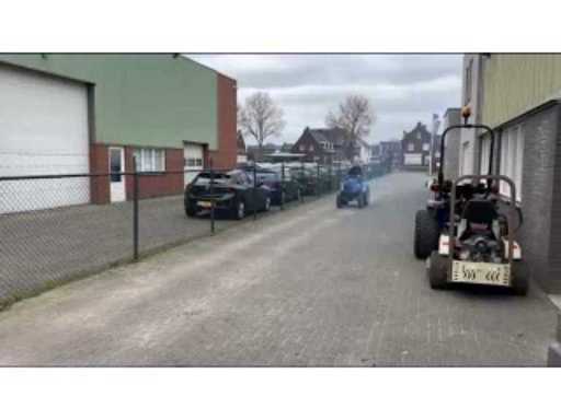 30dbfe9e-c680-4d96-9744-bae9d1451140.mp4