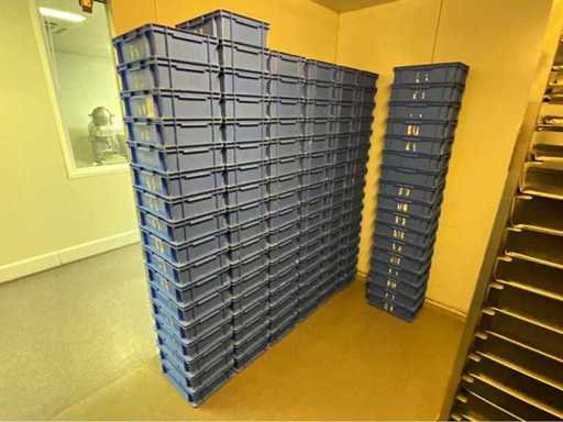 Stacking crates (120x)