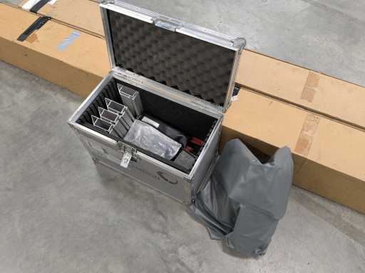 STUMPFL - 16:9 355 x 200 cm Fullwhite Fastfold Frame + Stof - Canvas