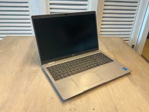 Laptop - Dell Inc. - Latitude 5520