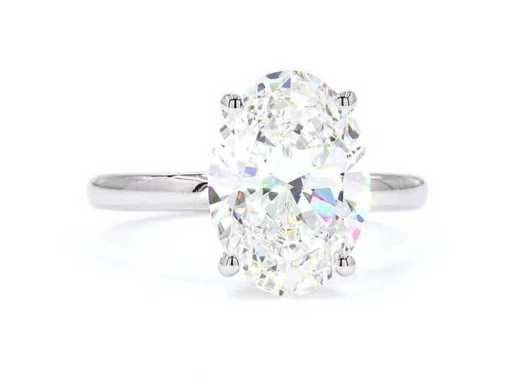 14-karätiger Weißgoldring mit 4,01 Karat. Diamant