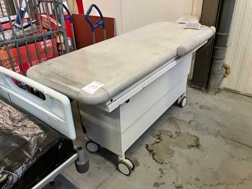 2018 Akrus 605.00.00 Treatment Table