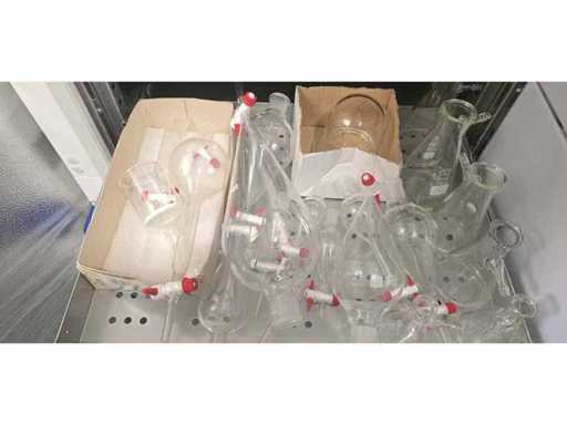 Verschiedene Glaswaren